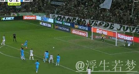 33岁内马尔狂飙:18分钟戴帽 逃离降级区!全队跪地庆祝 33岁内马尔狂飙:18分钟戴帽 逃离降级区!全队跪地庆祝