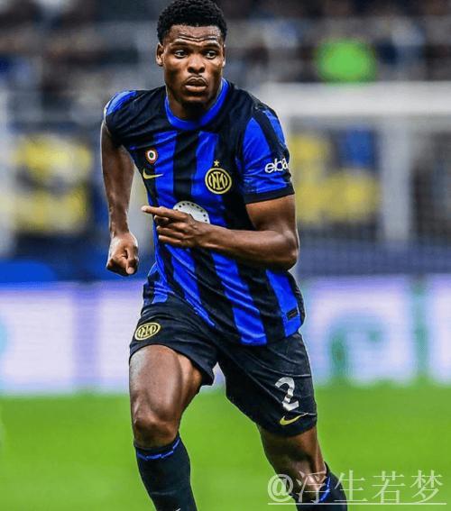 国米后卫邓弗里斯伤情不明复出无期,更换经纪人引转会猜测 国米后卫邓弗里斯伤情不明复出无期,更换经纪人引转会猜测