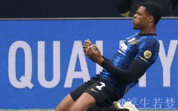 国米后卫邓弗里斯伤情不明复出无期,更换经纪人引转会猜测 国米后卫邓弗里斯伤情不明复出无期,更换经纪人引转会猜测